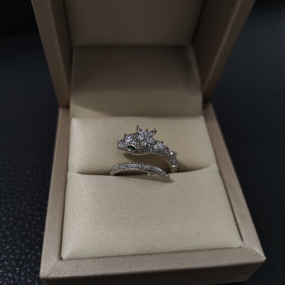 BVLGARI Serpenti Viper 18K Gold Diamond Emerald Ring - Picture 2 of 10